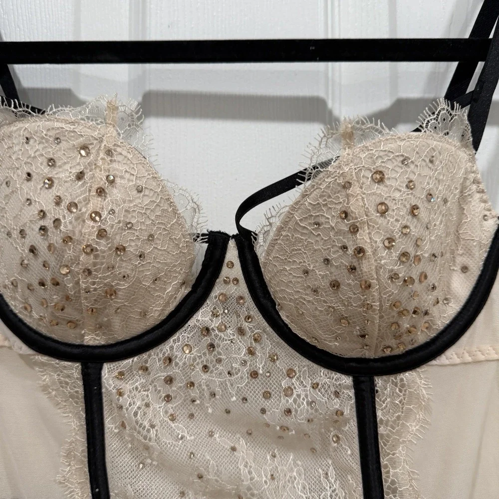 Victoria's Secret Cream and Black Shapewear - Picture 7 of 7